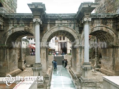 دروازه هادریان